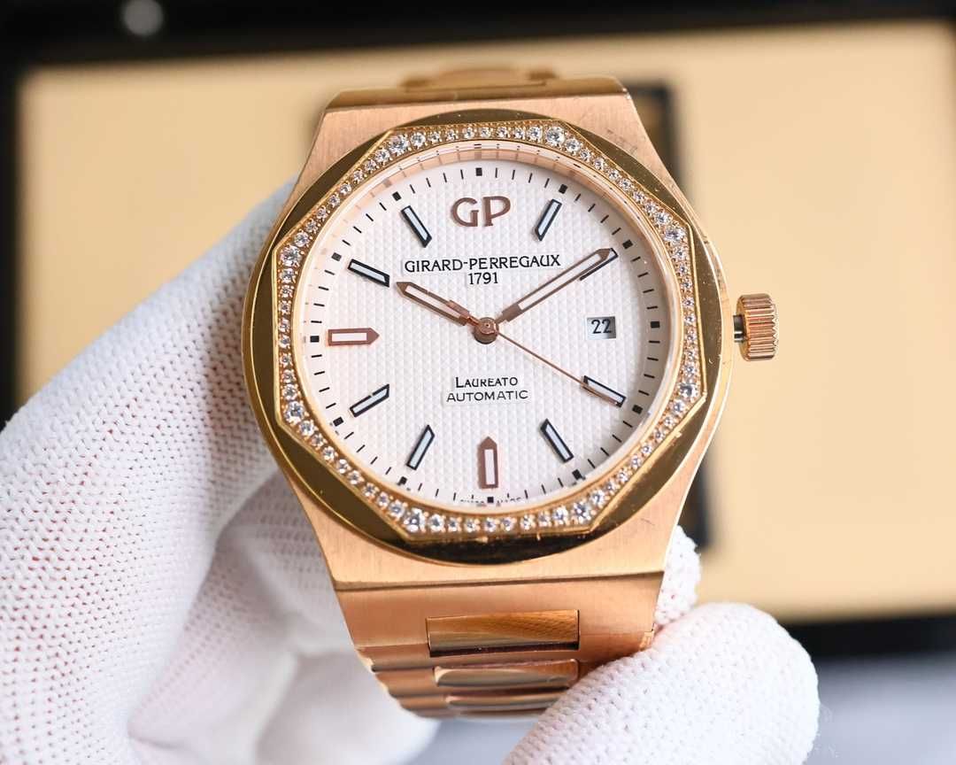 Мъжки автоматичен часовник Girard Perregaux Laureato