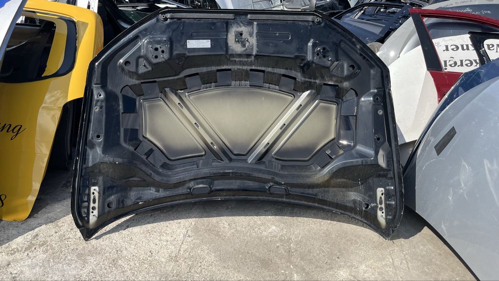 2 броя Преден капак Audi Q3 8U0