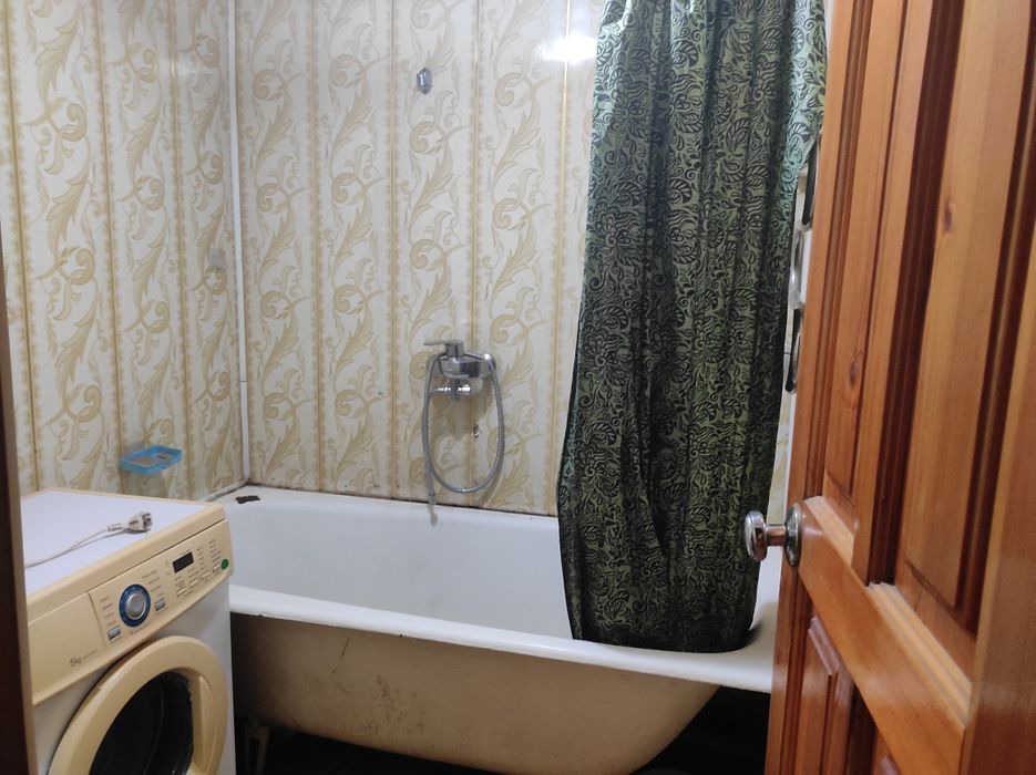 Сергели 1 мавзеда 3 хонали кв. ижарага берилади 400 у.е.