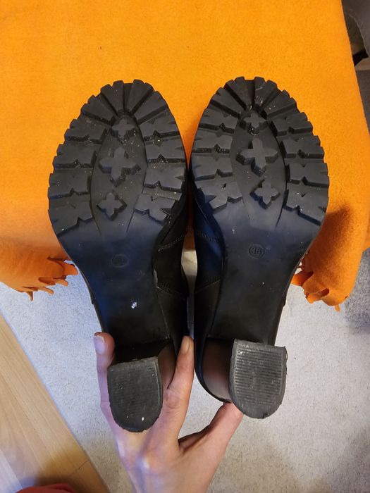 Ботуши на висок ток от естествена кожа