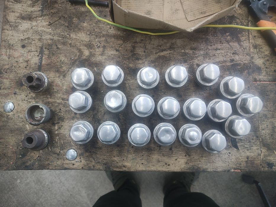 Гайки за алуминиеви джанти Land Rover Discovery 2