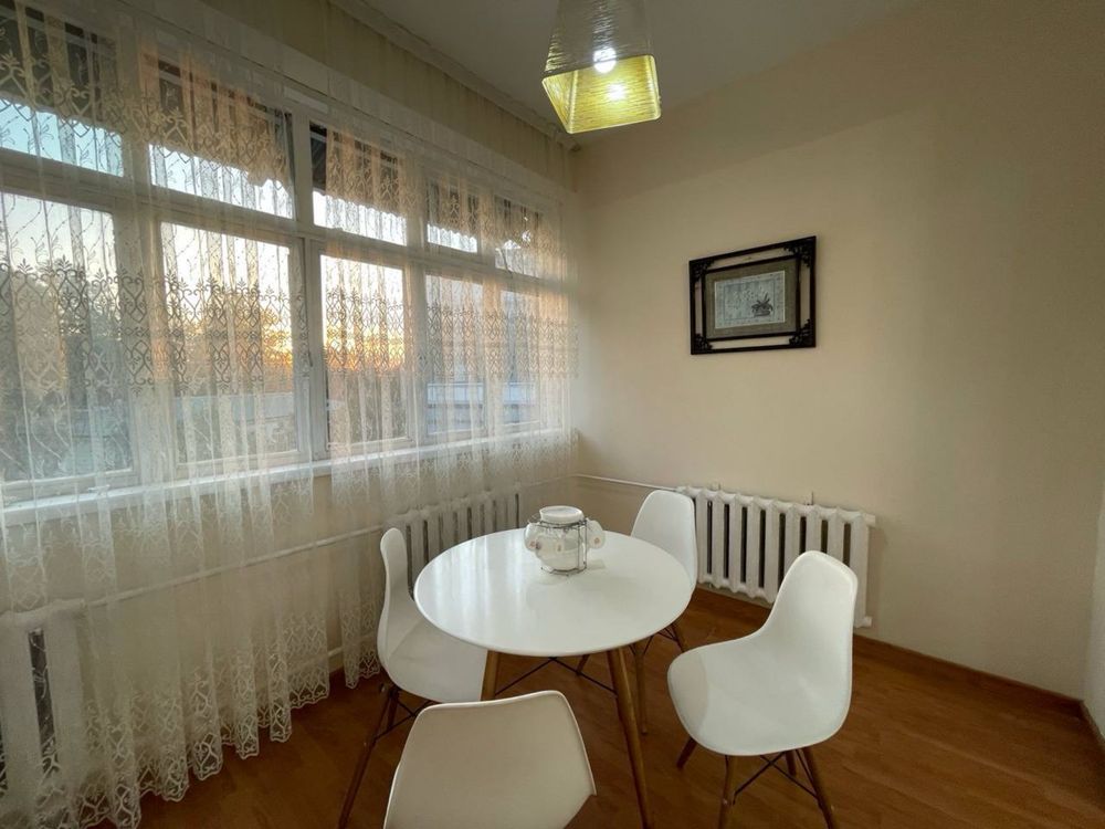 Продается 4 комнатная квартира площадью 120 кв.м. На Бульваре