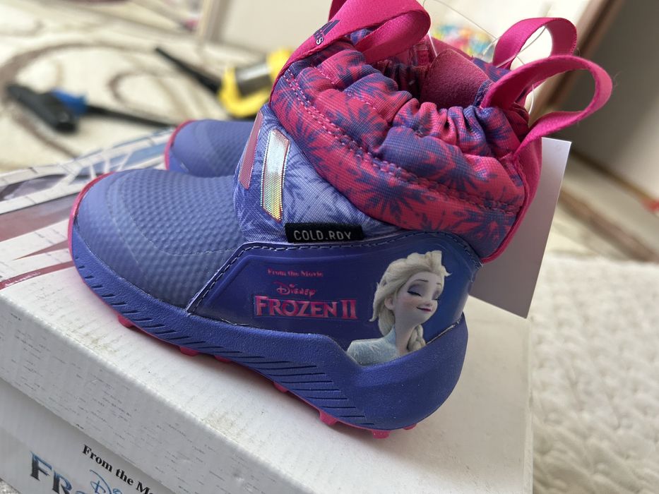 Новые сапожки adidas 20 размер ,возможна доставка