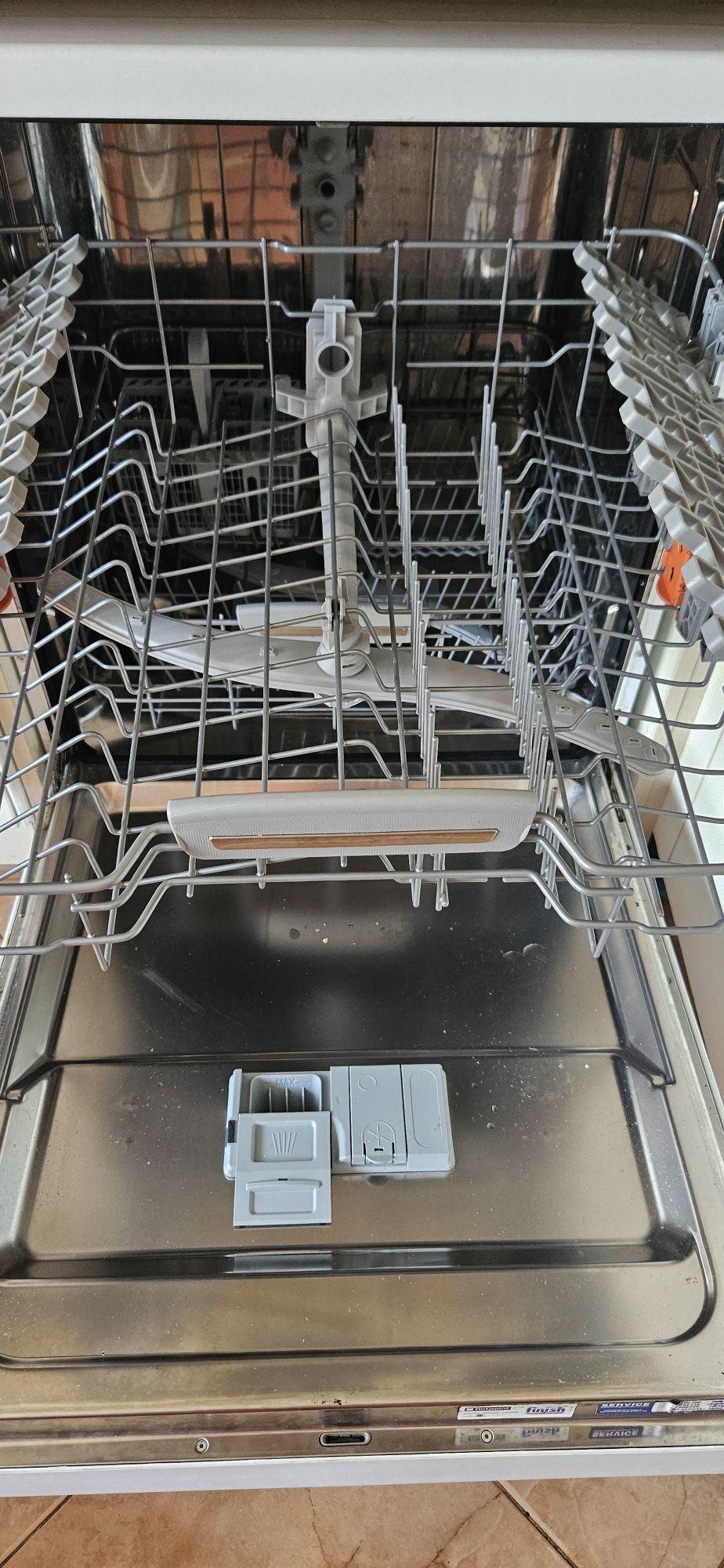 Съдомиялна Hotpoint Ariston