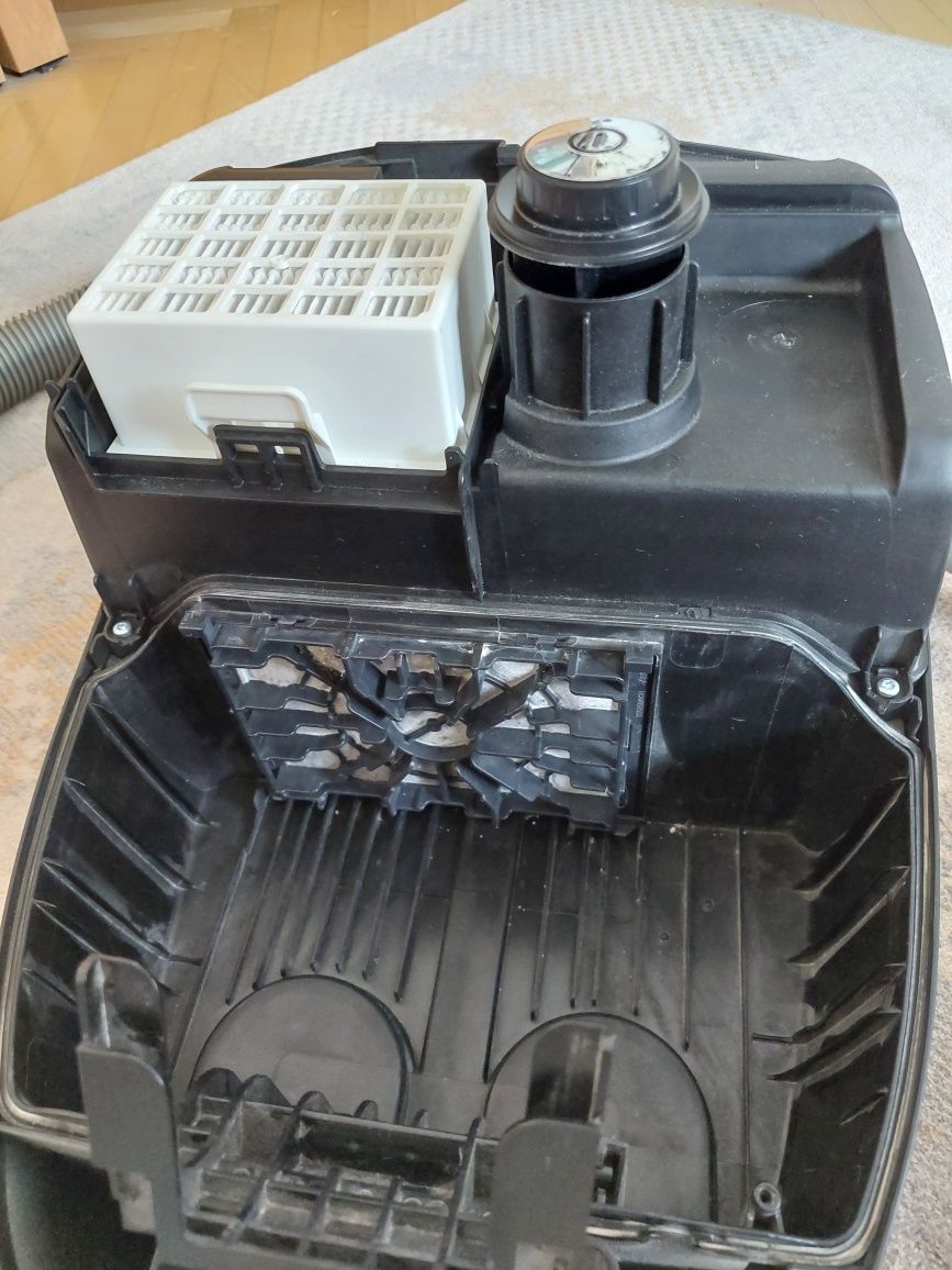 Aspirator cu sac Bosch 500W