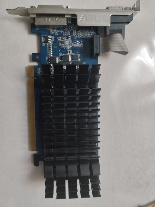Продаю видеокарту GT210
