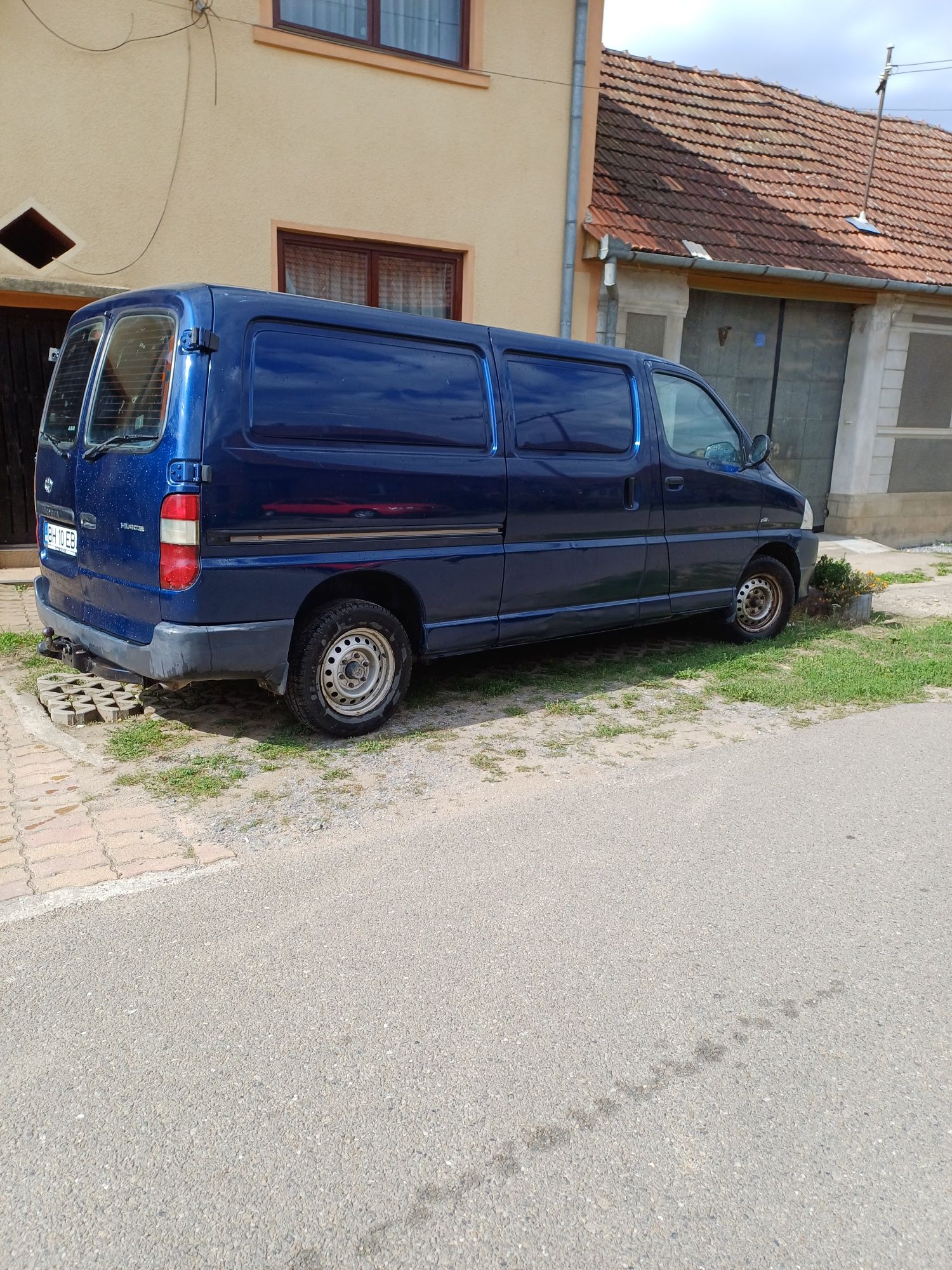 toyota hiace furgon