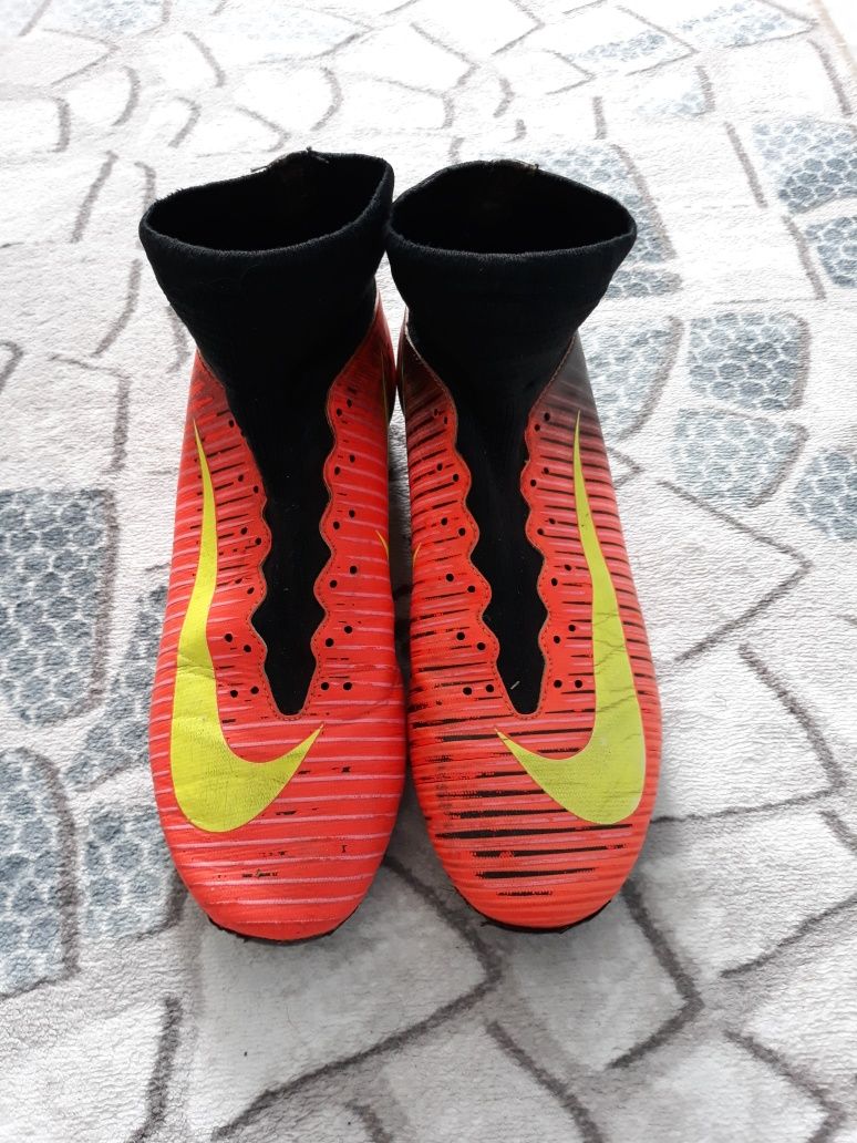 Футболни обувки Nike mercurial