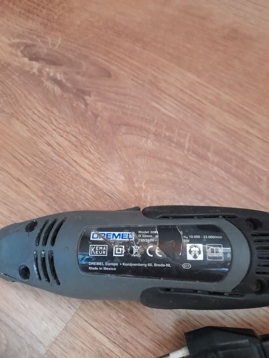 DREMEL masina multifuncțională 300,cutie si accesorii
