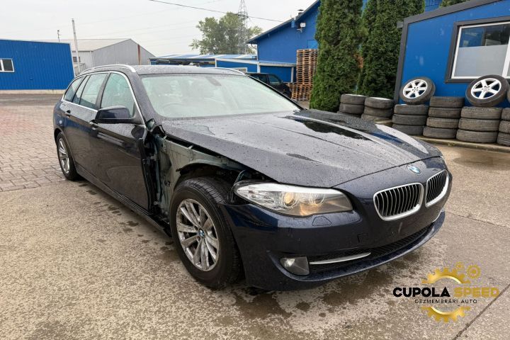Haion cu luneta culoare A89 Imperial Blue Brilliant BMW Seria 5 F11 [