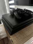 Ps4 pro in stare foarte buna
