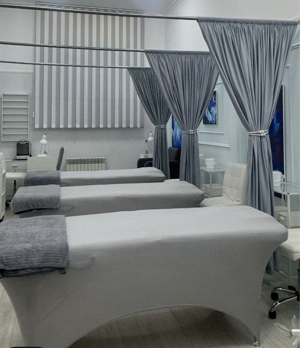 Продам кушетки с овалом для головы