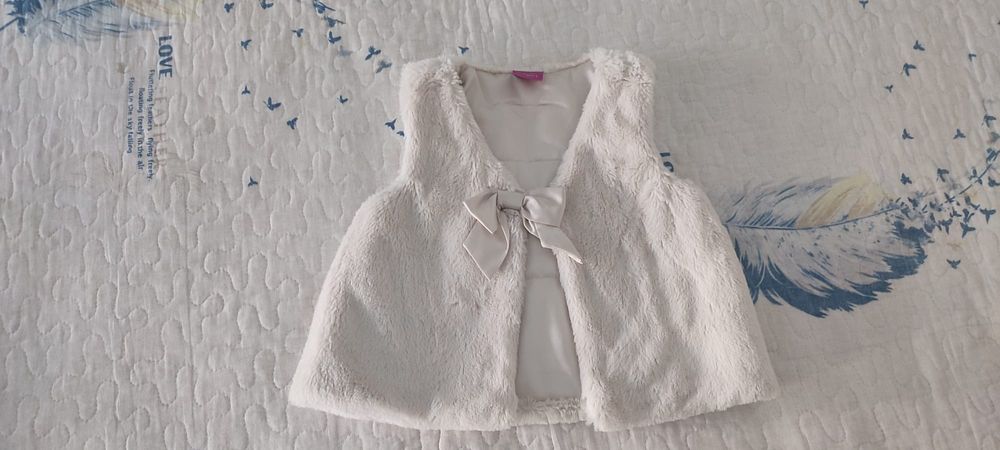 Veste pentru fetițe de 4 ani