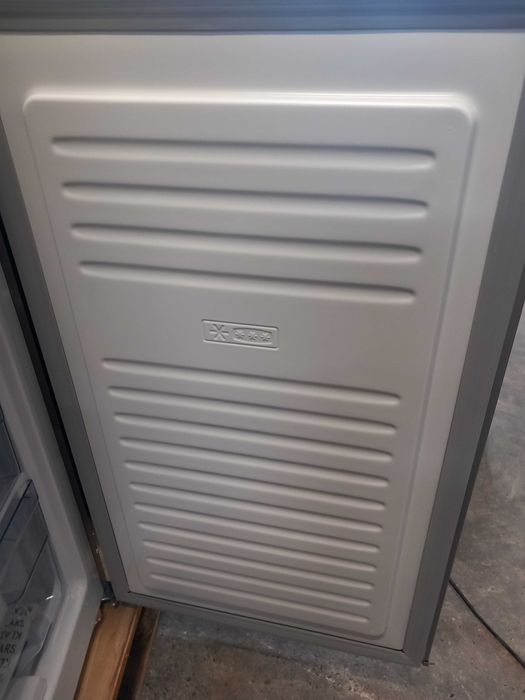 OFERTA Congelator cu sertare  64 Litri