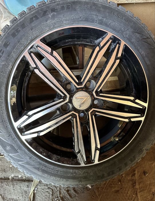 продам покрышки с дисками