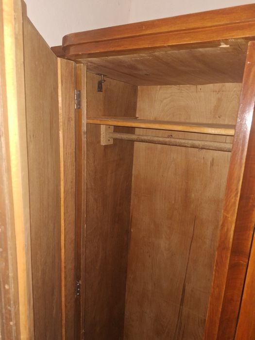 Старинен гардероб триклирен