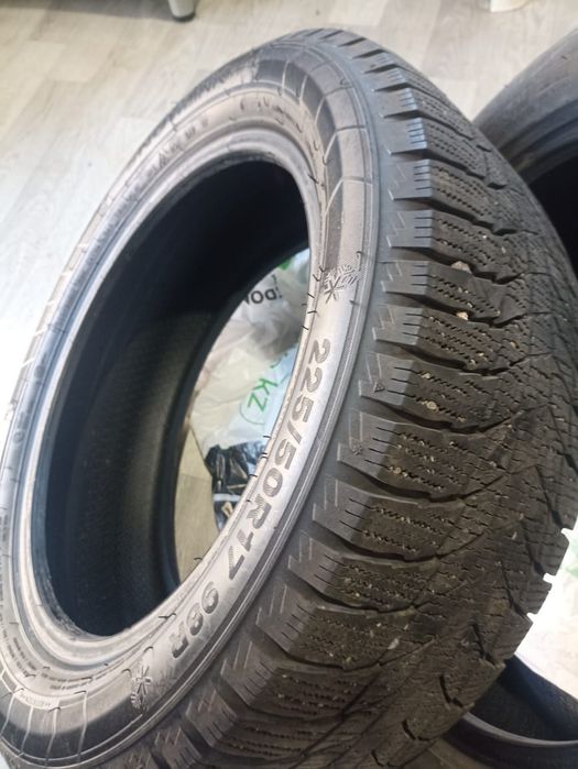 Продам комплект шины Triangle зима