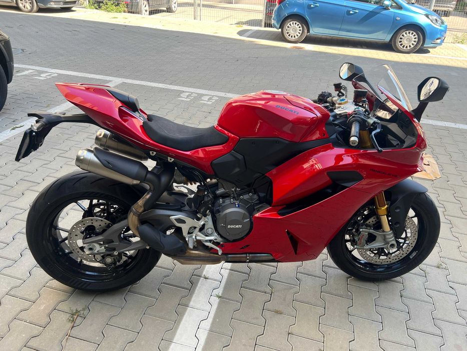 Ducati Panigale V2 S 2025