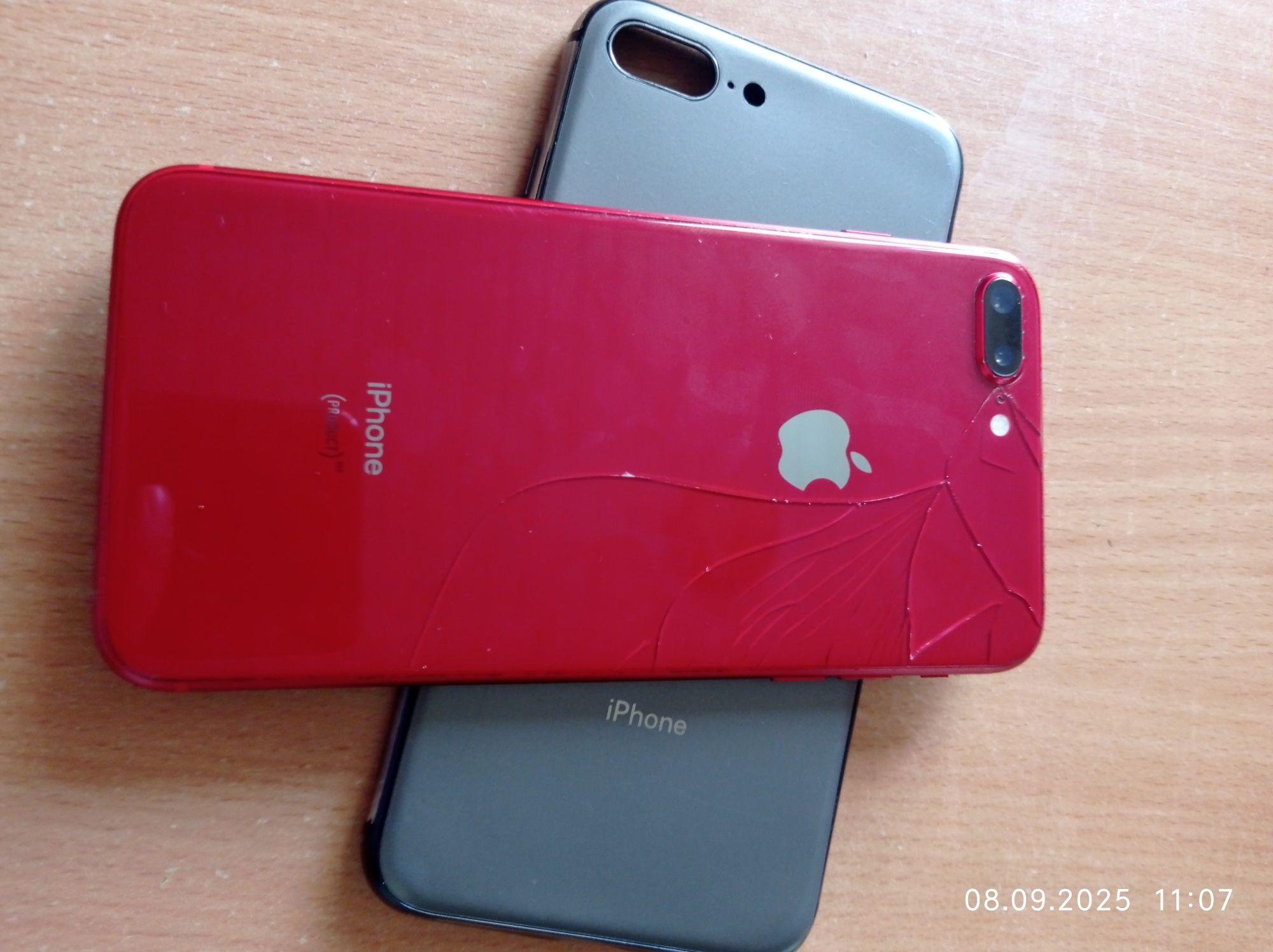 iPhone 8 Plus Red