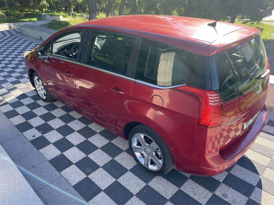 Vand Peugeot 5008 din 2011 euro 5 numere de franta