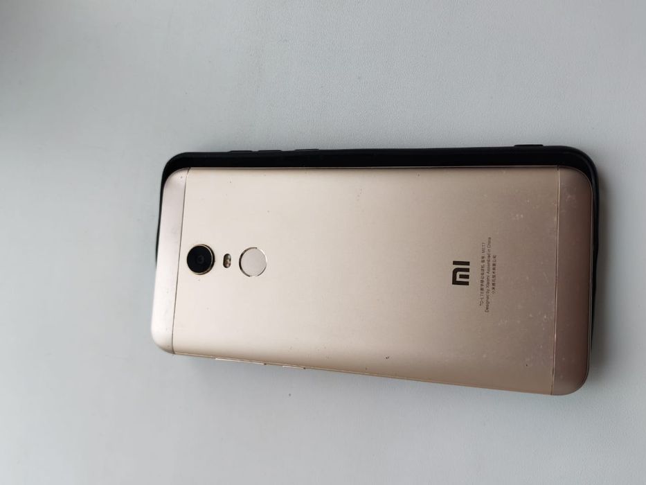 Смартфон Xiaomi Redmi 5 plus