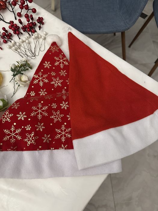 Новогодние шапки, носок