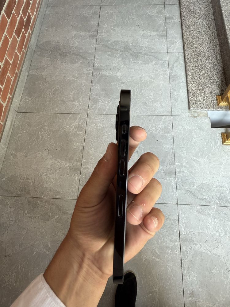 Iphone 14 pro 128 GB holati zor umuman ayibi yoq usta kormagan pul zar