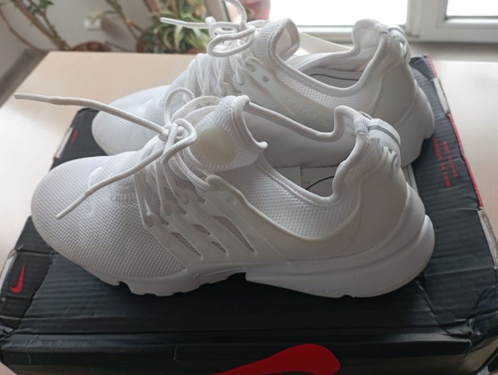 NIKE AIR Presto white