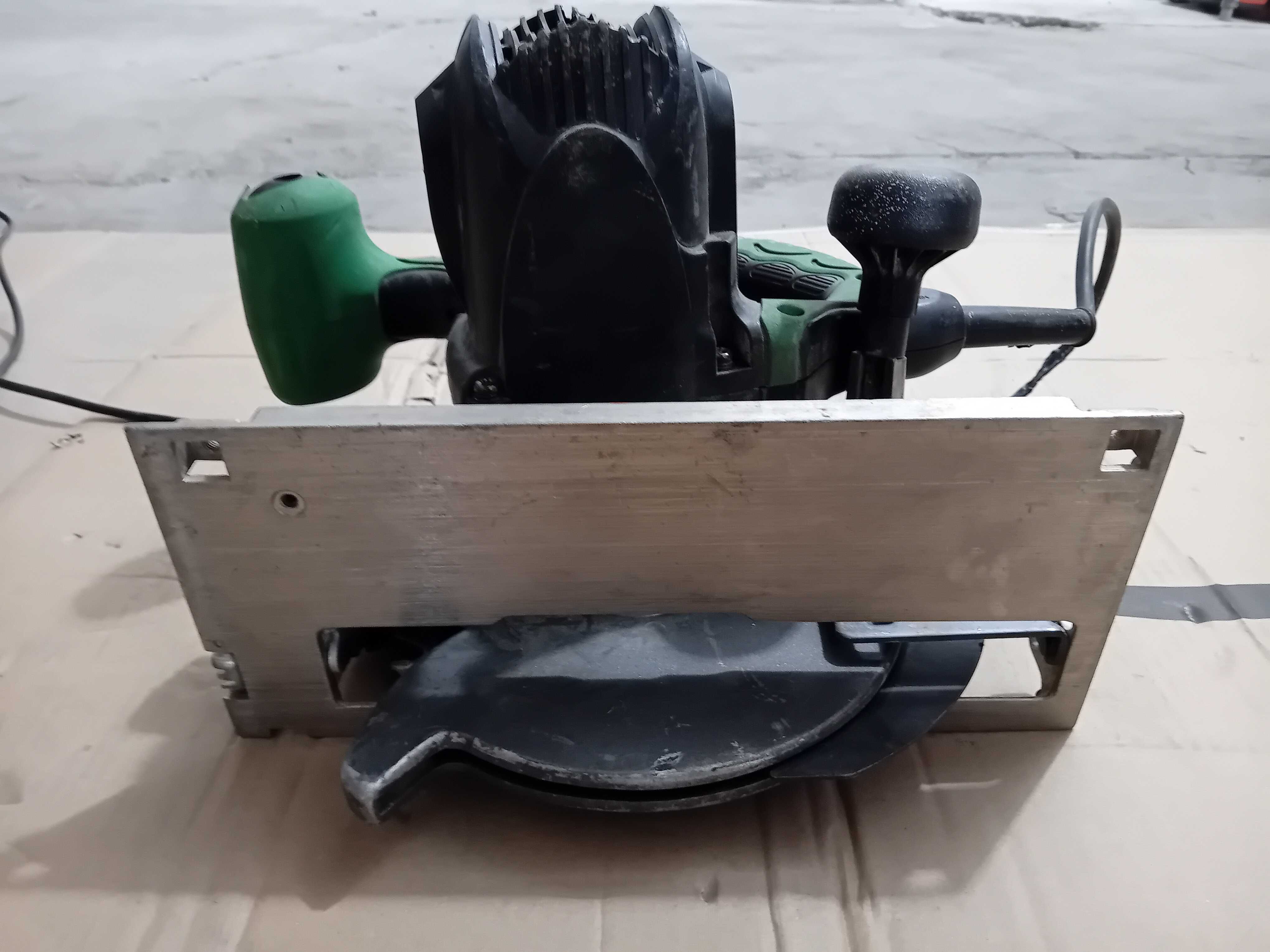Ръчен циркуляр - Hitachi 110V / 1200 W