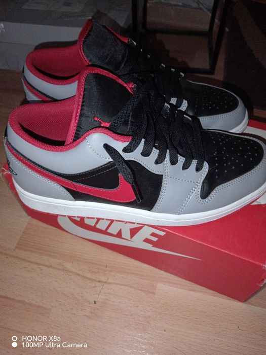 Jordan 1 Low câteva purtari conditie foarte bună nr42. 5