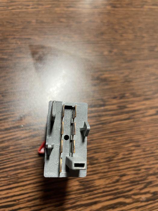 Авариен бутон Skoda Octavia 1u