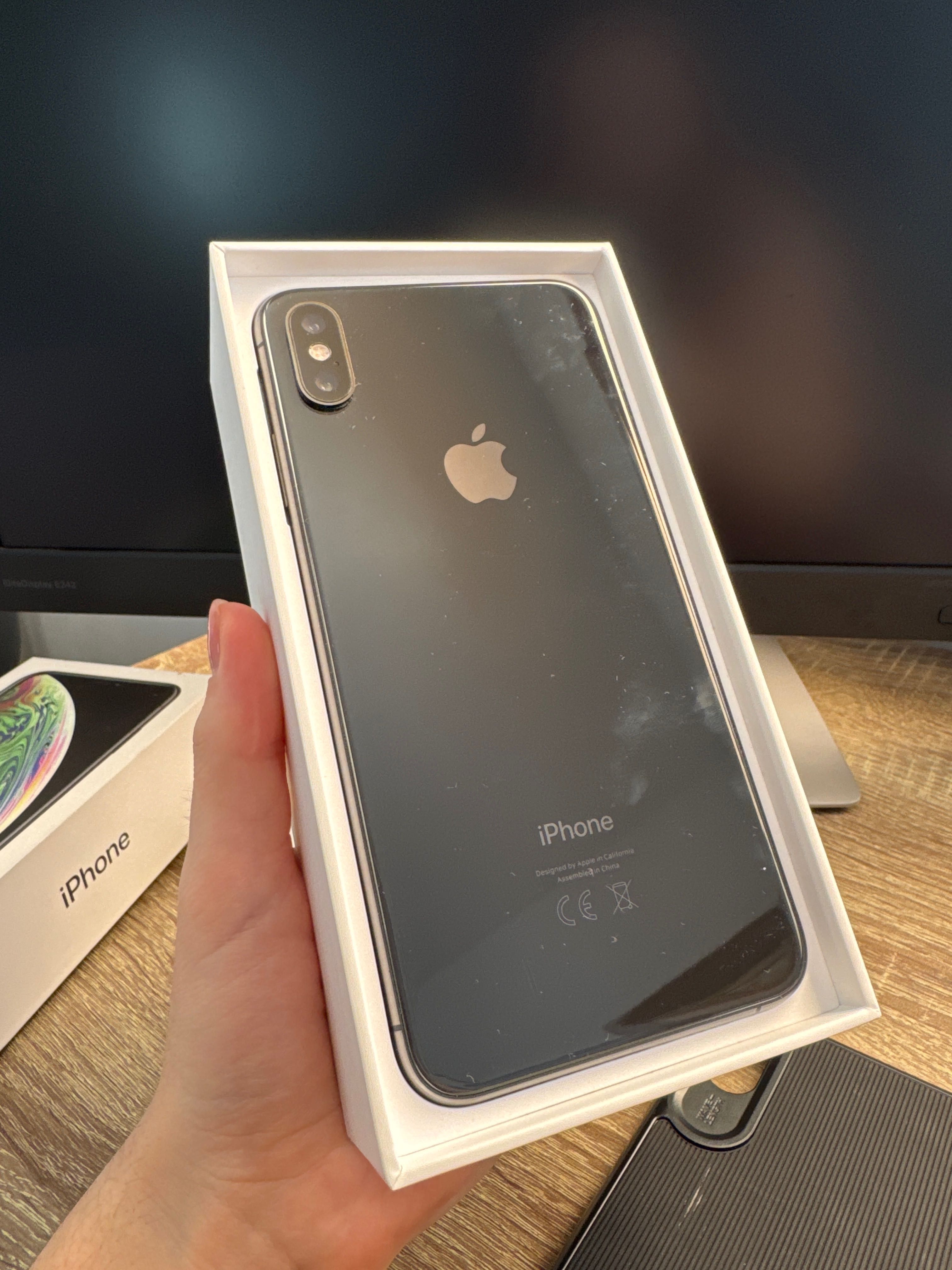 IPhone Xs Max, Space Gray ,64 GB