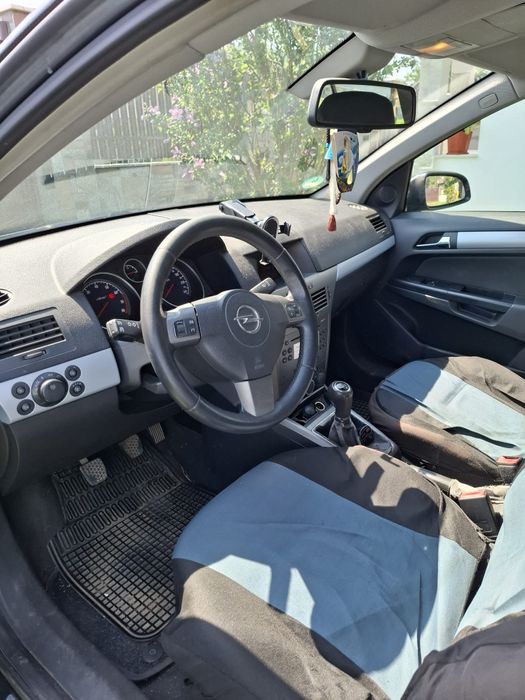 Vând Opel Astra H
