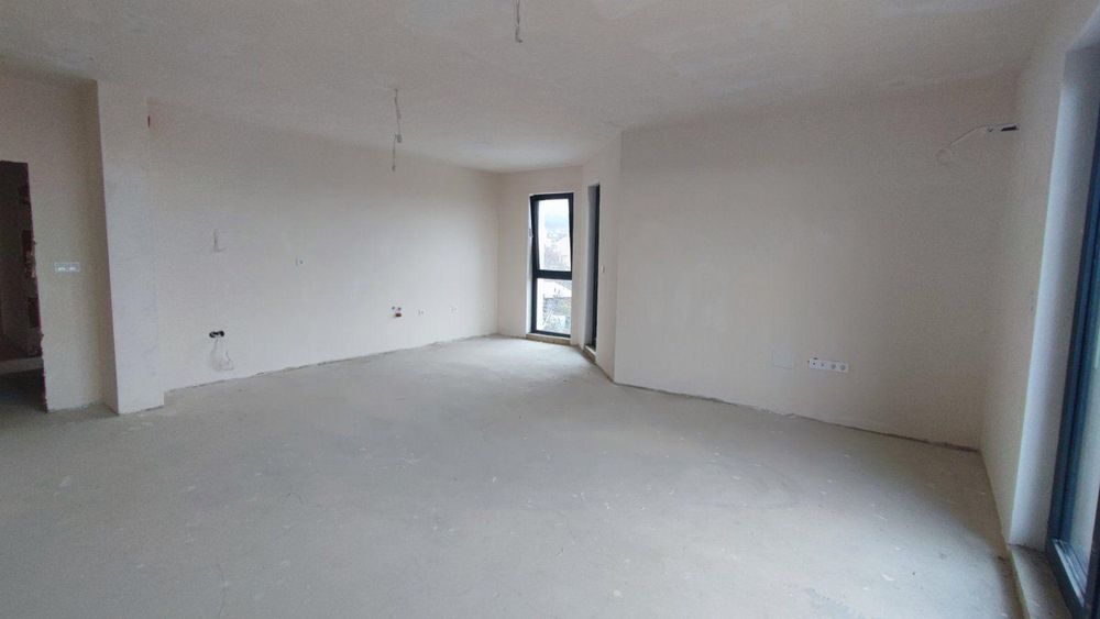 Продава се Тристаен апартамент в Варна, Виница - 125 кв.м за 961 €/кв.м - Снимка #1