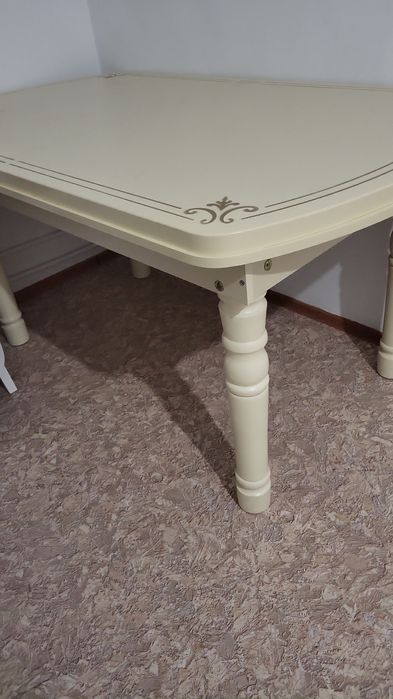 Продам стол в отличном состоянии