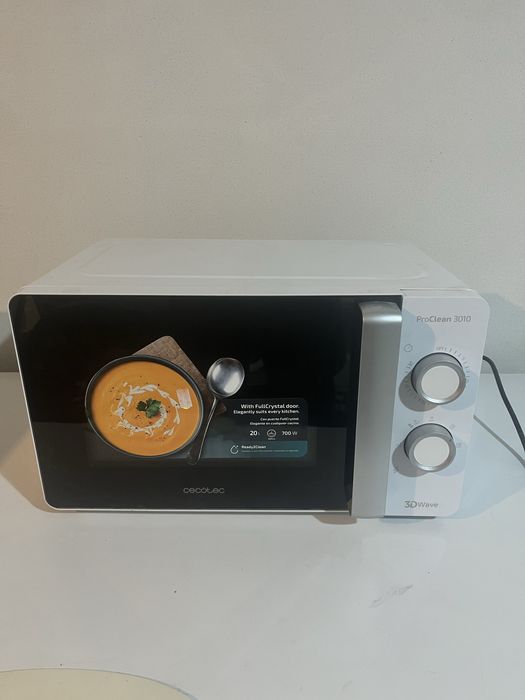 Cuptor cu microunde nou