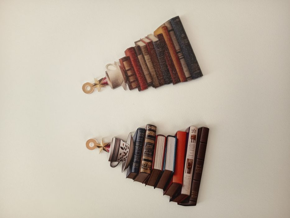 Decoratiuni Sarbatori Brad in forma de carti cu cescuta