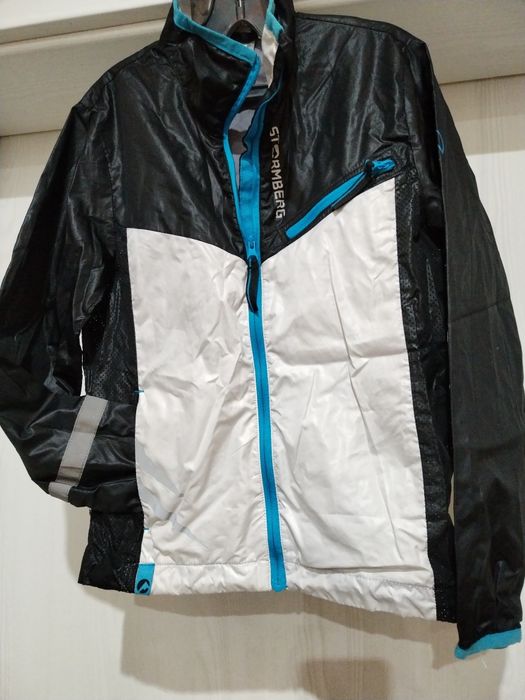 Оригинално пролетно якенце Adidas, ветровка Stormberg