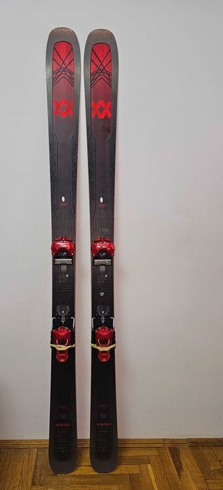 Schiuri FREERIDE Volkl Mantra M7 2024-25 cu legaturi Tyrolia Attack 14