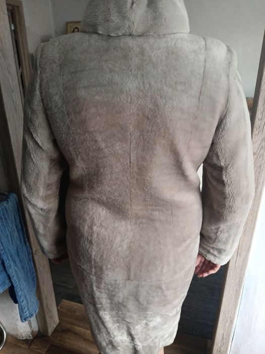 Продаётся шуба  Мутон размер 48 в отличном состоянии