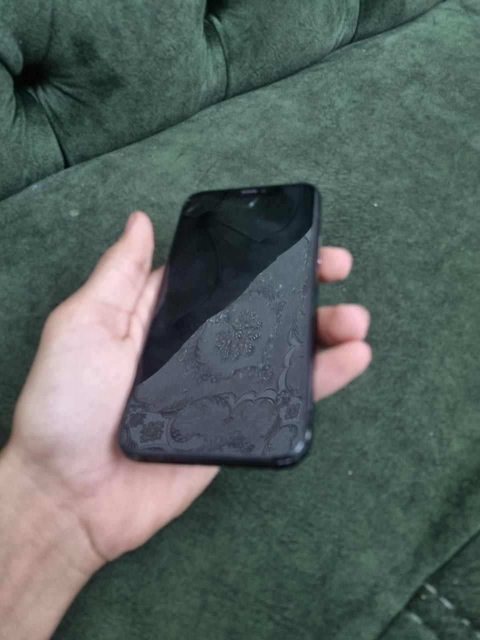 Iphone 11 pro Srochni sotiladi