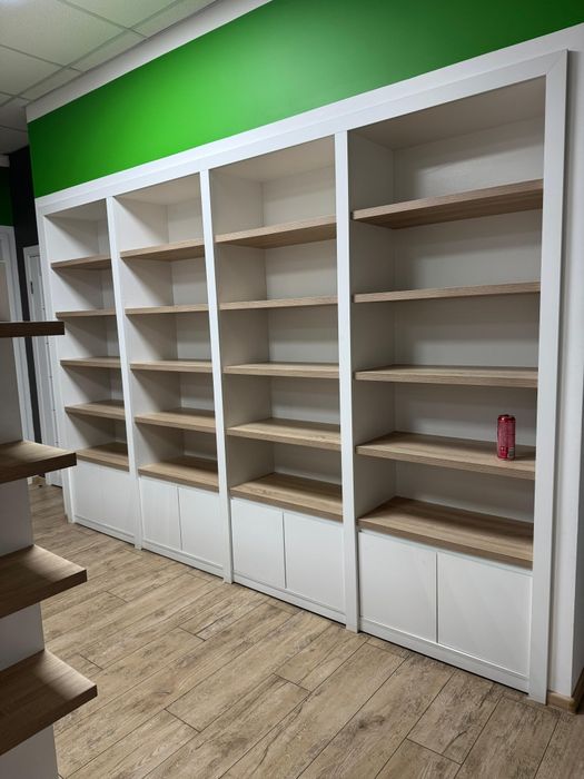 Продам шкафы для аптеки для, магазина тоже можно