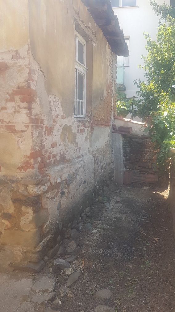 Продава къща в центъра та гр.Дупница