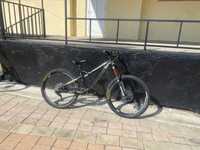 Bicicleta full suspension