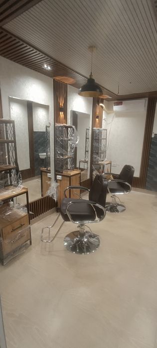Barbershop, Sartaroshxona arendaga beriladi, barcha sharoitlarga ega.