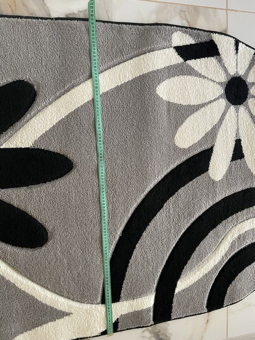 Covor gri cu negru si alb,2 m lungime/ 1 m latime