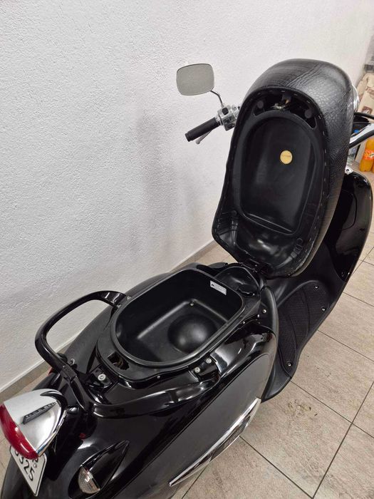 Скутери Sym Jet Suzuki Piaggio Yamaha Honda Aprilia