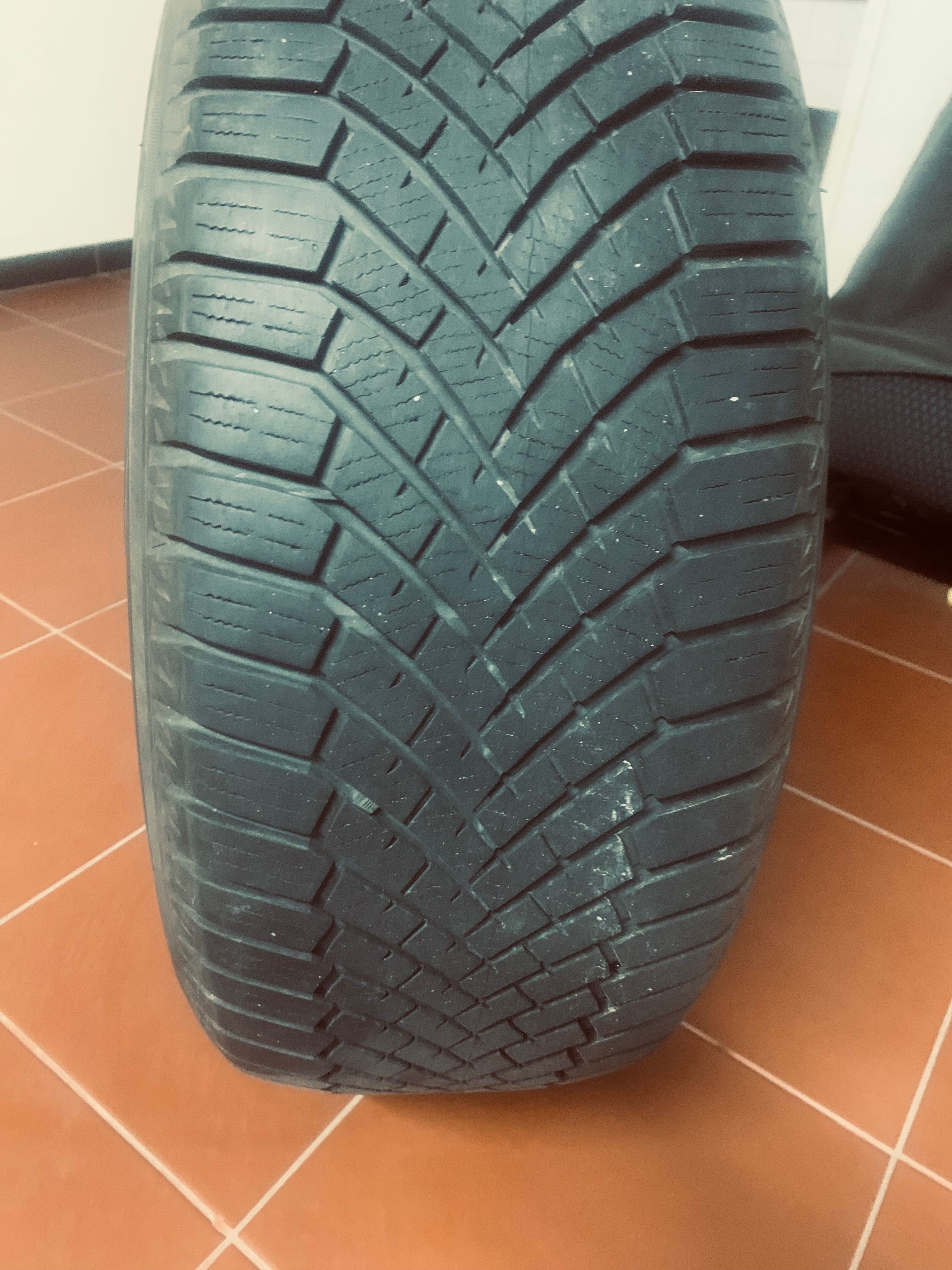 Зимни гуми 235/55/R17 103 Yokohama BluEarth  -комплект 4 бр