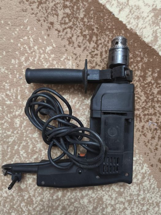 Дрель с реверсом и регулировкой скорости