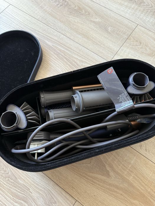 Продам дайсон стайлер! Продаю из за ненадобности.